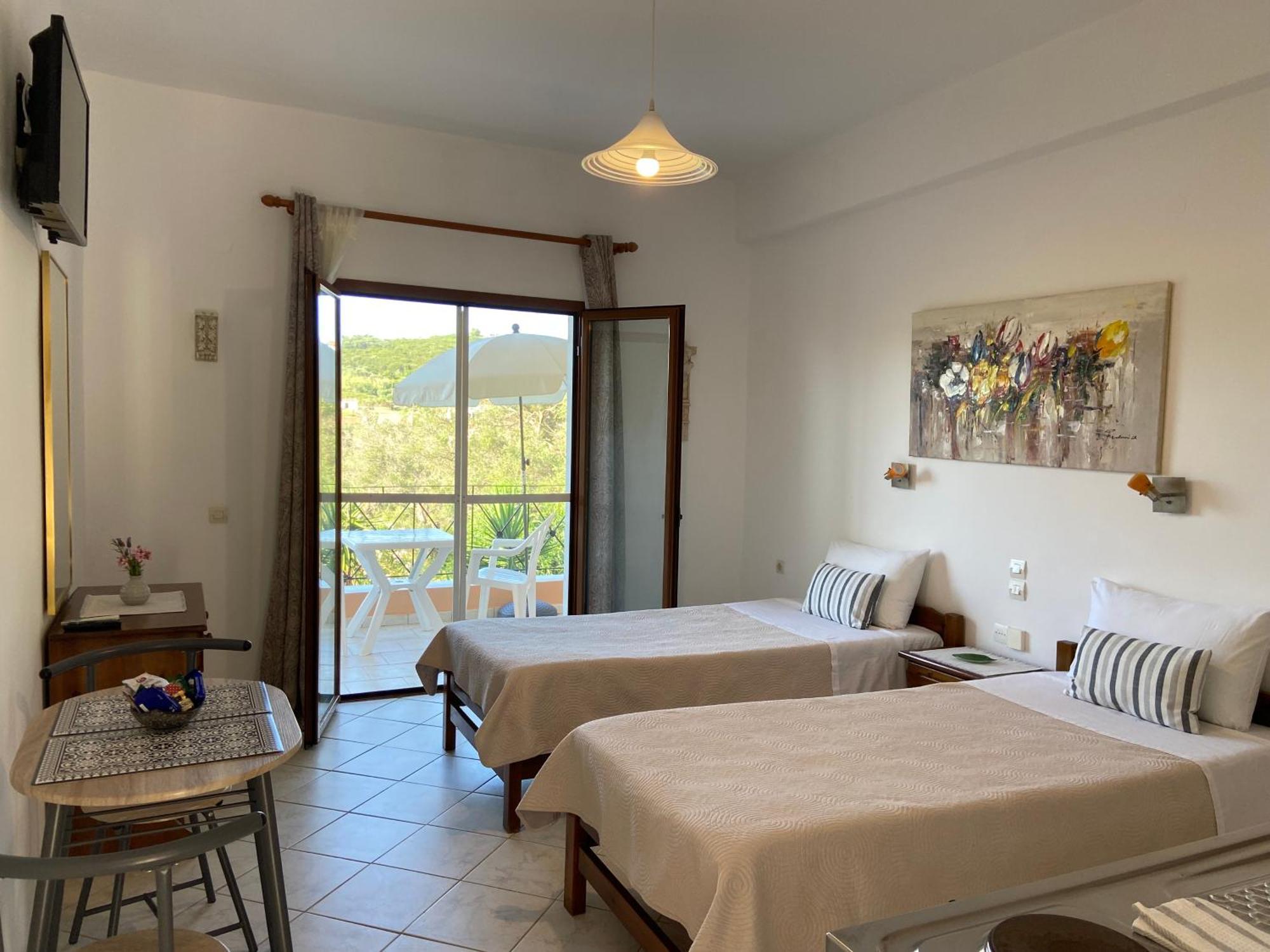 איוס סטפנוס Floros Apartments מראה חיצוני תמונה