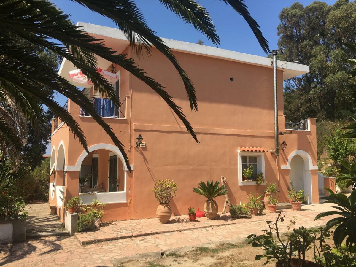 איוס סטפנוס Floros Apartments מראה חיצוני תמונה