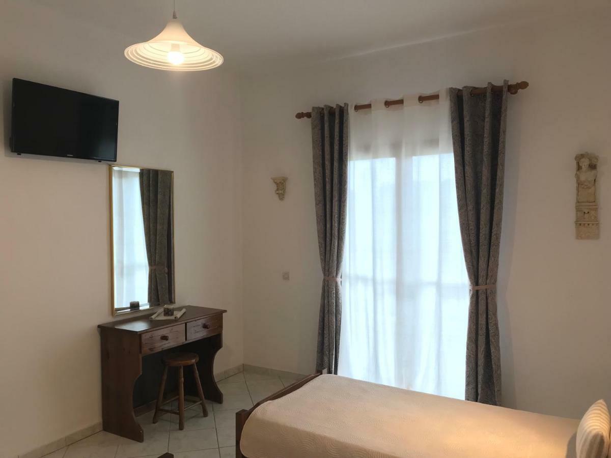 איוס סטפנוס Floros Apartments מראה חיצוני תמונה