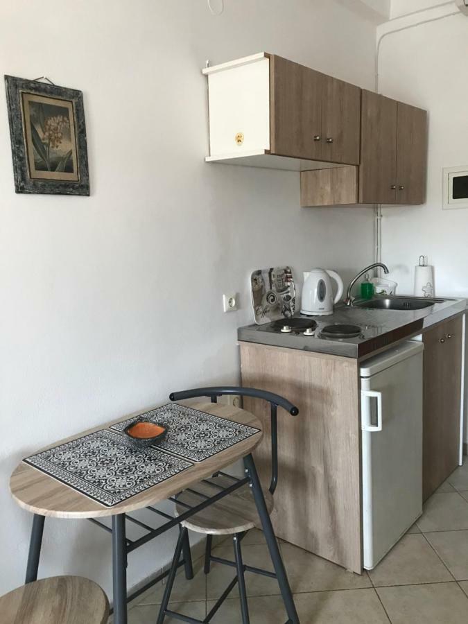 איוס סטפנוס Floros Apartments מראה חיצוני תמונה