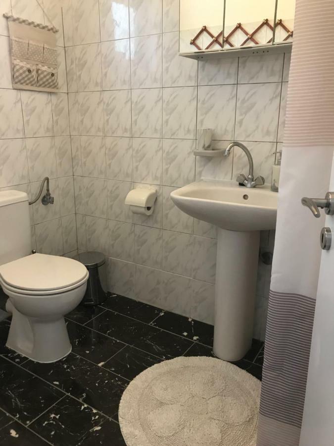 איוס סטפנוס Floros Apartments מראה חיצוני תמונה