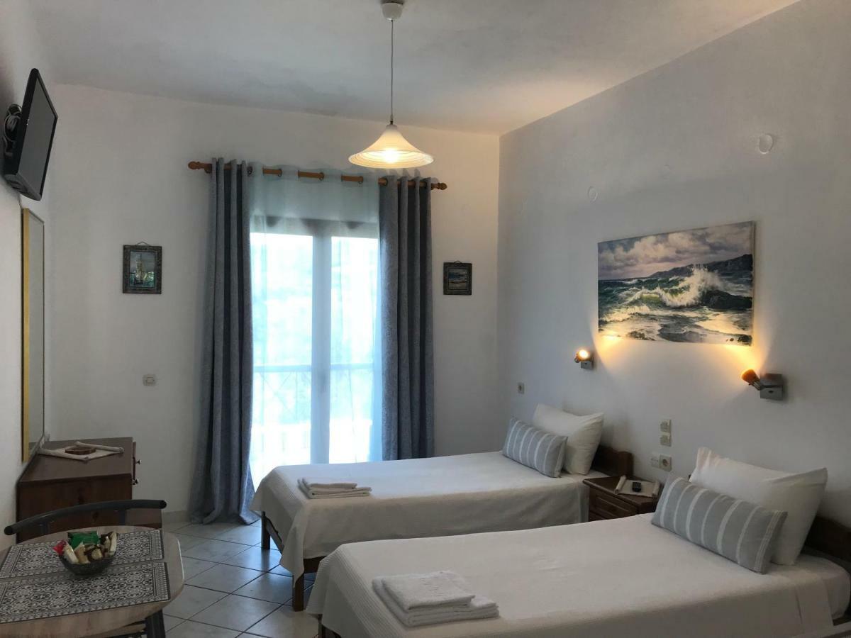 איוס סטפנוס Floros Apartments מראה חיצוני תמונה
