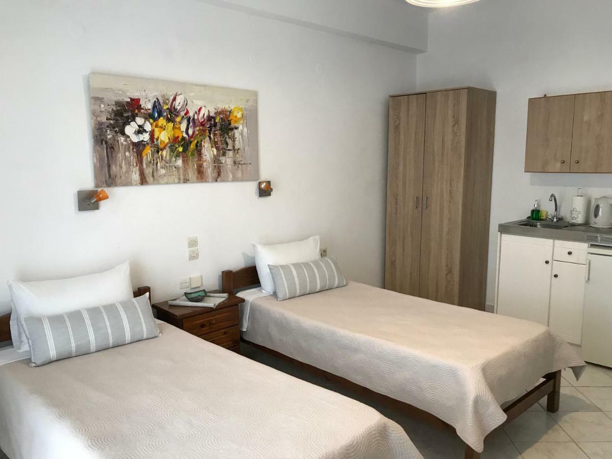איוס סטפנוס Floros Apartments מראה חיצוני תמונה