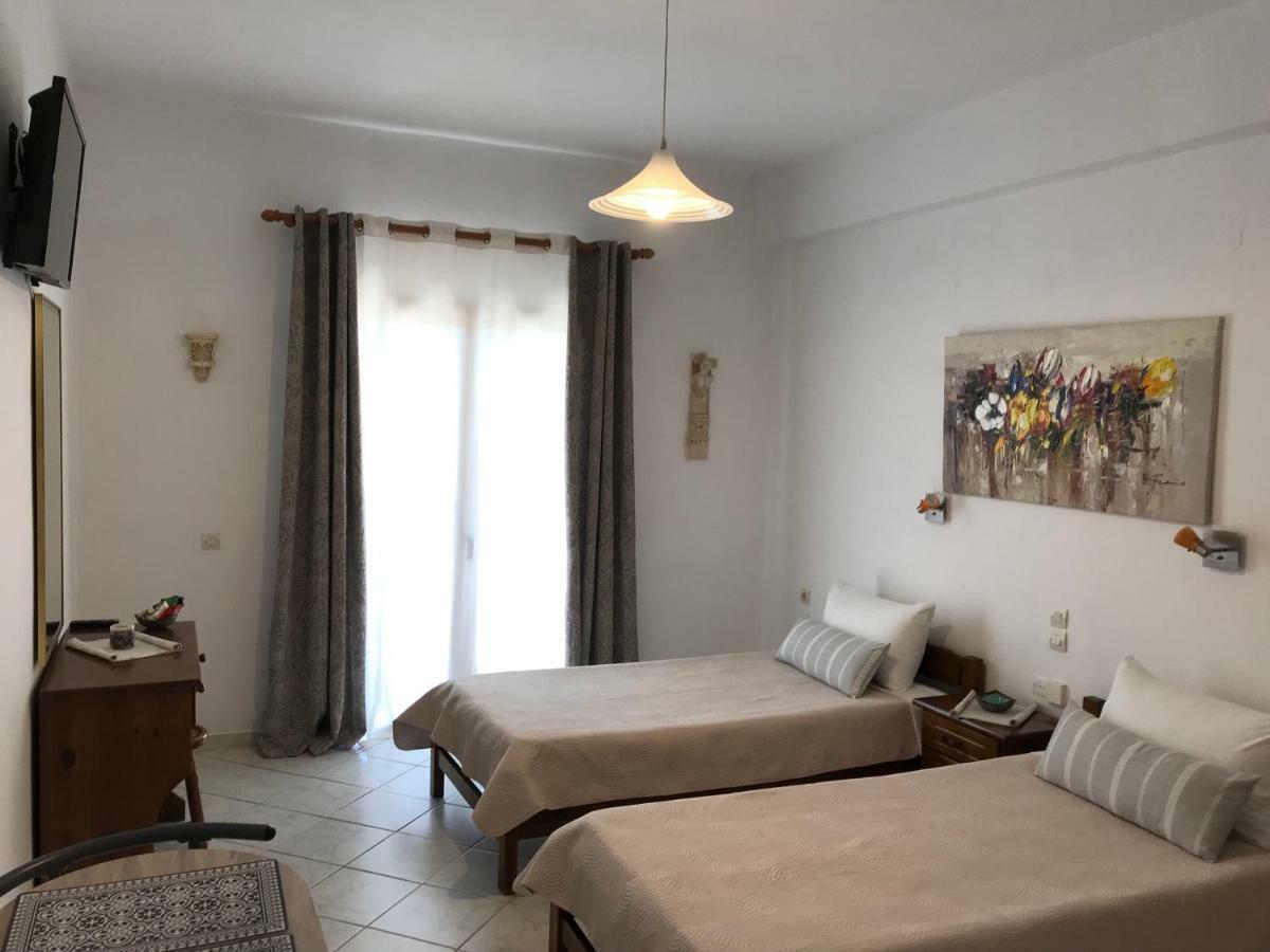 איוס סטפנוס Floros Apartments מראה חיצוני תמונה