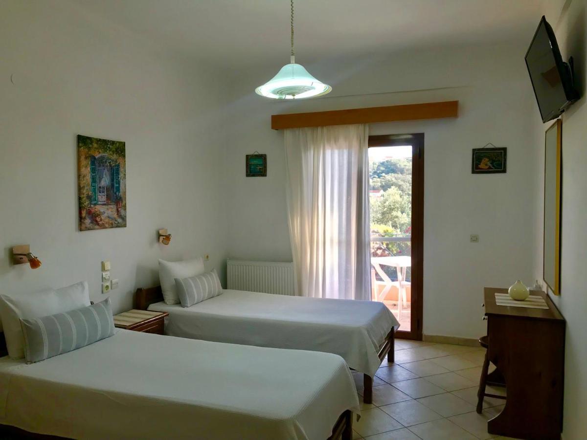 איוס סטפנוס Floros Apartments מראה חיצוני תמונה